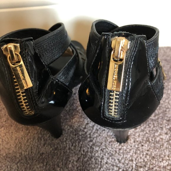 Michael Kors strappy mid pump heals - Picture 3 of 4